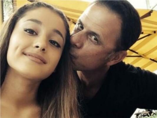 Ariana Grande se reencontró con su papá en navidad   