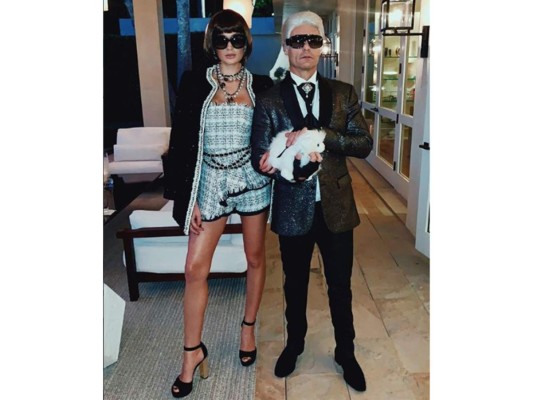 Shayna Taylor y Ryan Seacrest como Anna Wintour y Karl Lagerfeld
