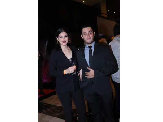 Nicole Rivera Zerón y Alex Argeñal