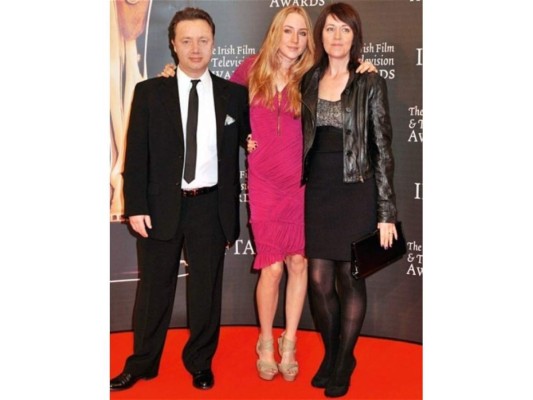 Su mayor apoyo y sus personas favoritas son su padres, Paul y Monica Ronan