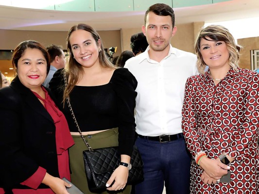 Lanzamiento Oficial de American Express Bac Credomatic Estilo Moda 2019  