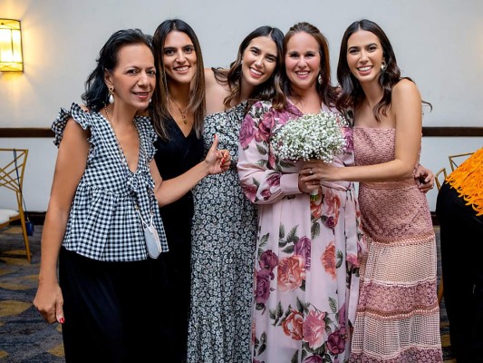 La despedida de soltera de Angie Andonie