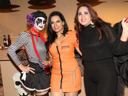 Divertida fiesta de disfraces en casa de Ana Margarita Morales