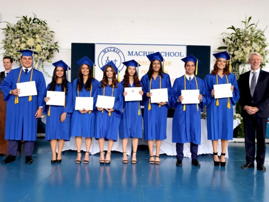 Entrega de títulos Macris School