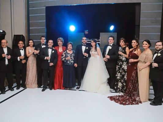 Juan Jaar y Lisa Hepburn celebran fiesta nupcial  