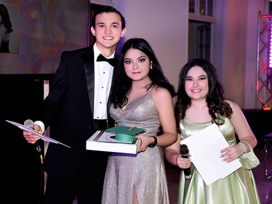 Noche de premiación de los seniors 2021 de la Academia Los Pinares