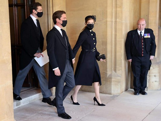 La princesa Beatrice de York y su esposo Edoardo Mapelli Mozzi (Photo by CHRIS JACKSON / POOL / AFP)