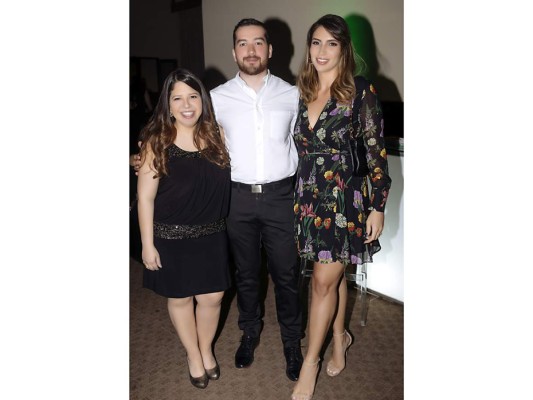 Ana Hernández, Carlos Castillo y Carla Bográn.