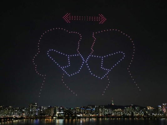 Seúl realizó un show de drones para mostrar cuidados contra el coronavirus  