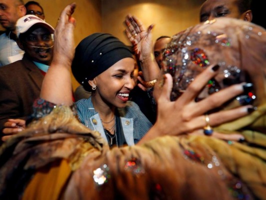 La somalí estadounidense Ilhan Omar es elegida para la Cámara de Representantes de la ciudad de Minnesota en Estados Unidos
