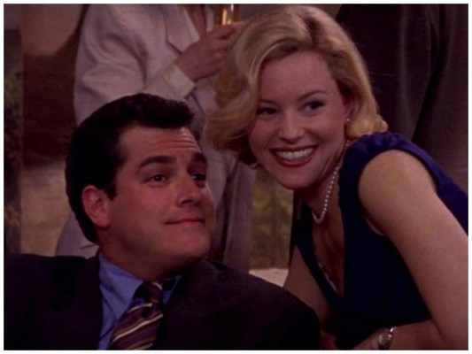 Elizabeth Banks hace una breve aparición como Catherine, la novia de un político que Charlotte intenta seducir antes de darse cuenta de que está casado