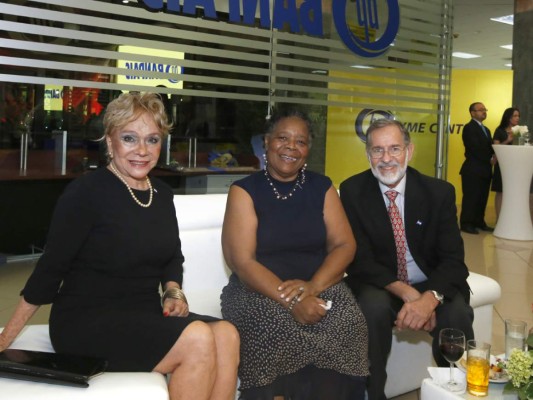 Brindis por Martha Susana Oviedo