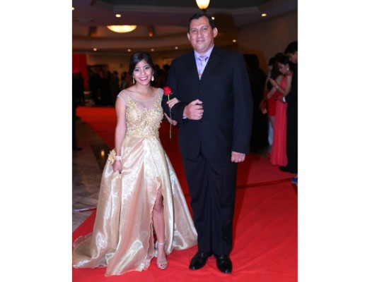 Mayan School celebra su prom al estilo los Oscar