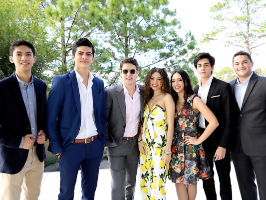 Juan Agüero, Carlos Ávila, Roberto López, Andrea Morales, Diana Castillo, Fernando Aguilera y Juan Cruz.