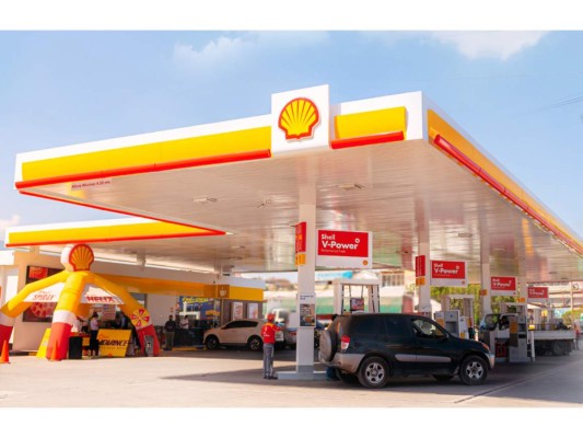 La compañía petrolera que cuenta con una colaboración del 27.5 por ciento con la compañía Gazprom dentro de Rusia, ambas compartieron que suspenderá sus labores.