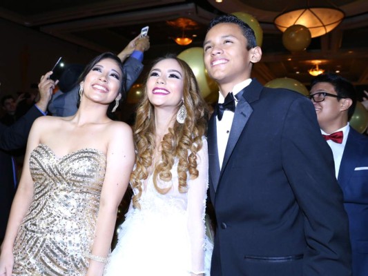 Mayan School celebra su prom al estilo los Oscar