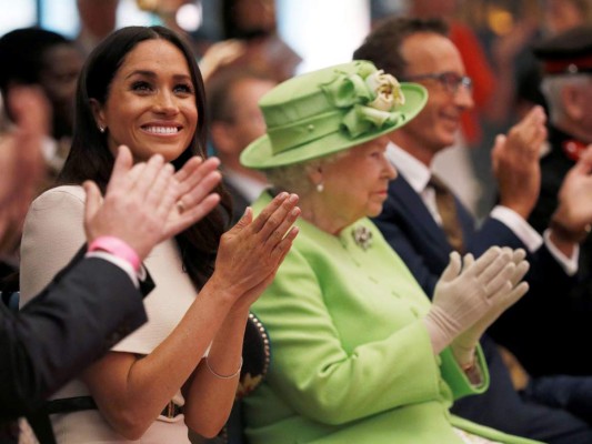 Meghan Markle y la reina Isabel II asisten juntas a compromisos reales
