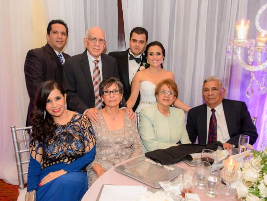 La boda de Verá Lucía Díaz y José Luis Melara