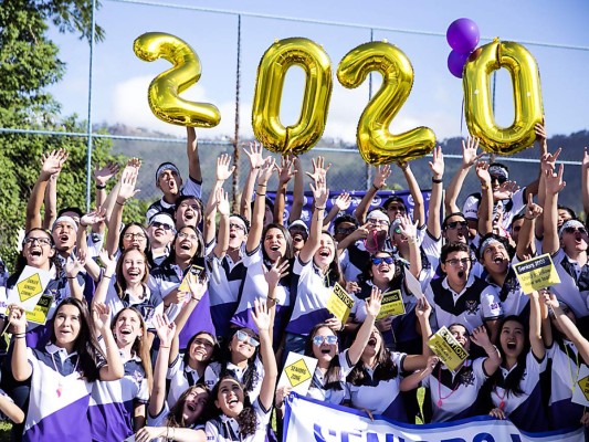 Seniors Entrance de la Macris School 2020