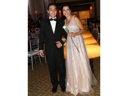 Antonio Bendeck y Alexa Membreño