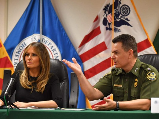 Melania Trump visita nuevamente a los niños detenidos