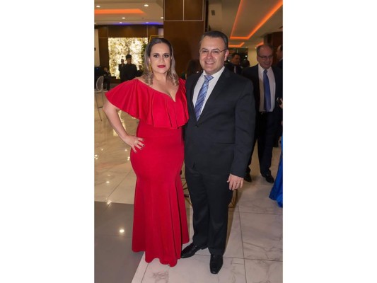 Farid Handal y Mónica Hernández celebran su boda eclesiástica  