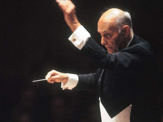 1. George Solti: El fallecido director de orquesta húngaro se ha mantenido como #1 en la lista con 31 premios Grammy, la cantidad de reconocimientos no ha sido superada por nadie desde su muerte en 1997.