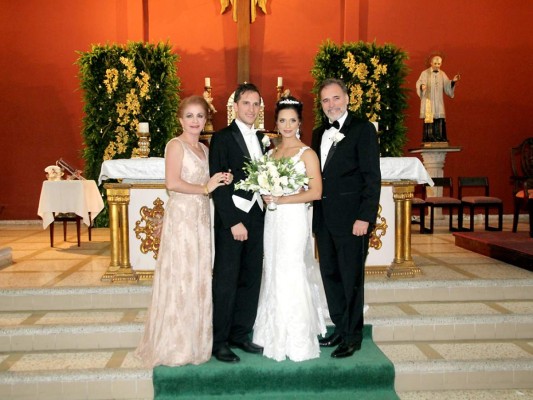 La boda religiosa de Abel Fonseca y Claudia López