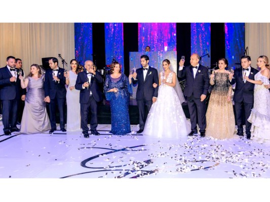 Giancarlo Casco y Giselle Maalouf celebran por su matrimonio