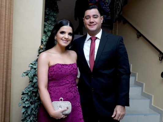 Christian Guevara y Yamileth Hilsaca celebran su boda civil  