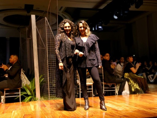 Las diseñadoras Gabriela Zelaya y Evelyn Madrid