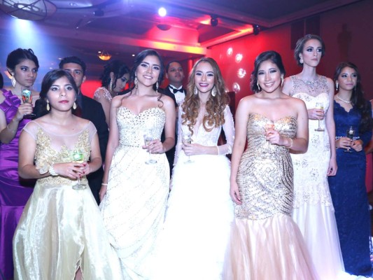 Mayan School celebra su prom al estilo los Oscar
