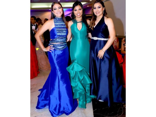 Emi Kameishi, Camila Chávez y María Isabel Flores