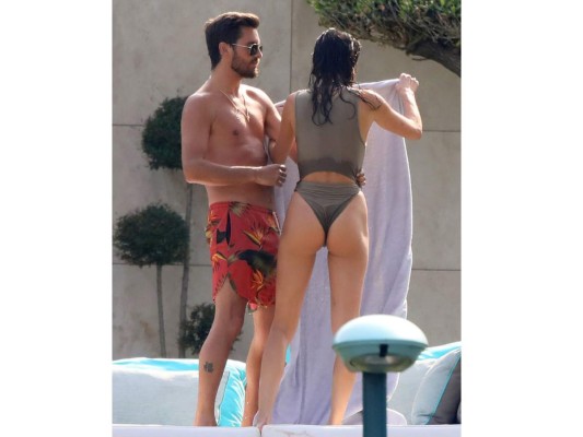 Bella Thorne calla rumores sobre su relación con Scott Disick
