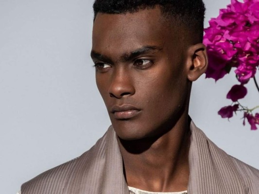 ¡Dior presenta su nueva colección para caballeros y causa revuelo en las redes sociales!  