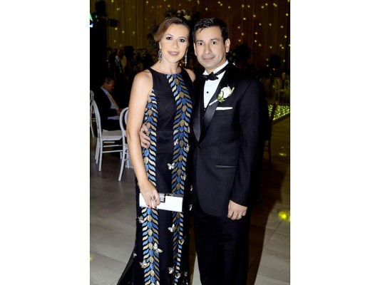 Rodrigo Elizeche y Frances Barahona se casan