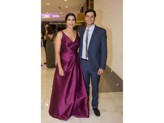 Guillermo Orellana y Giordanna Kafati festejan su boda