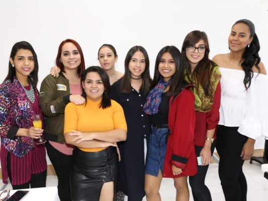 Unitec inaugura su carrera de modas y taller de diseño