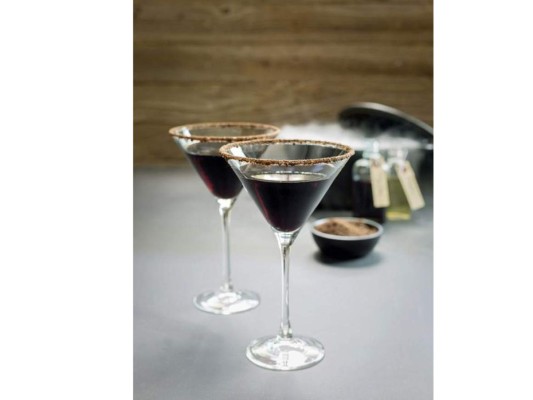 Witch's Hat Cocktail<br/>siniestro es dulce y afrutado, con suficiente acidez para equilibrarlo todo.<br/>