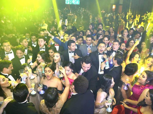 Fiesta de graduación del Centro Escolar Antares y Aldebarán