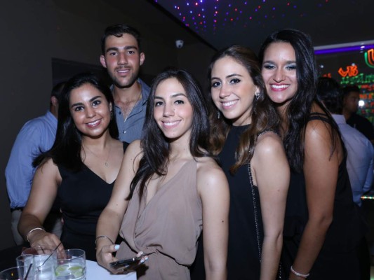 Apertura Up Lounge y Club