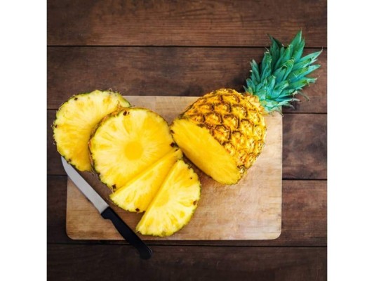Piña<br/>Mejora la digestión de carnes, pescados, huevos.<br/>