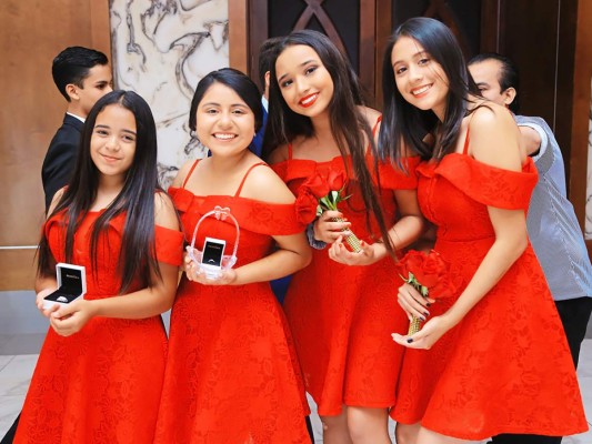 Stephanie Interiano, Leanne Delcid, Gitxla López y Stacy Delcid.