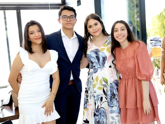 Marlen Galeano, Alesandro Avila, Fernanda Hernández y Valeria Xochilt