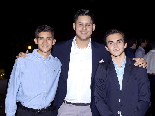 Alegre encuentro de la generación 2018 de la Seran School   