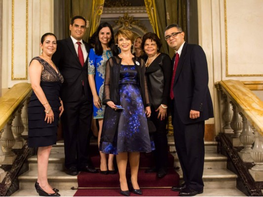 Celina Montenegro, Mario Amador, Valeria Sevilla, Elisa Brenes, Edna Watters y Juan Sequeira