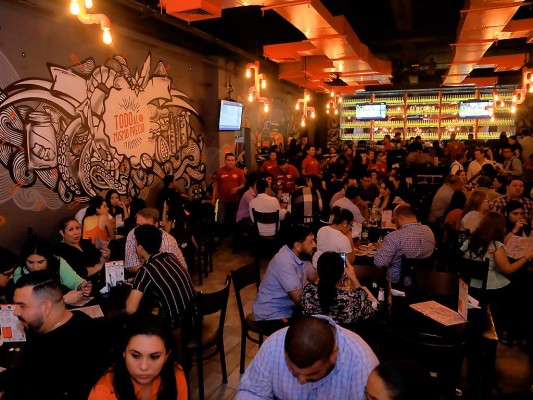 Un ambiente estilo industrial y urbano es el que ofrece a sus visitantes Cervecería Chapultepec.