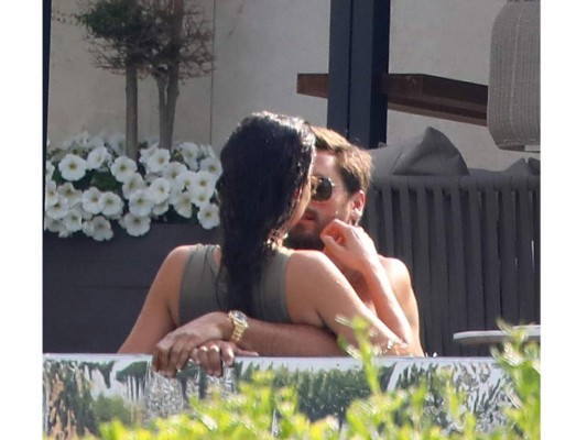 Bella Thorne calla rumores sobre su relación con Scott Disick
