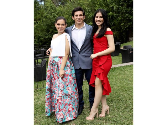 Clara Pineda, Roberto Larios y Liznora Castañeda.