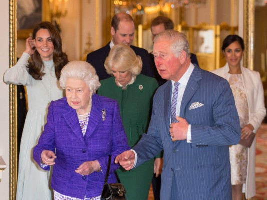 Kate y Meghan juntas en el 50 aniversario en honor al príncipe Carlos